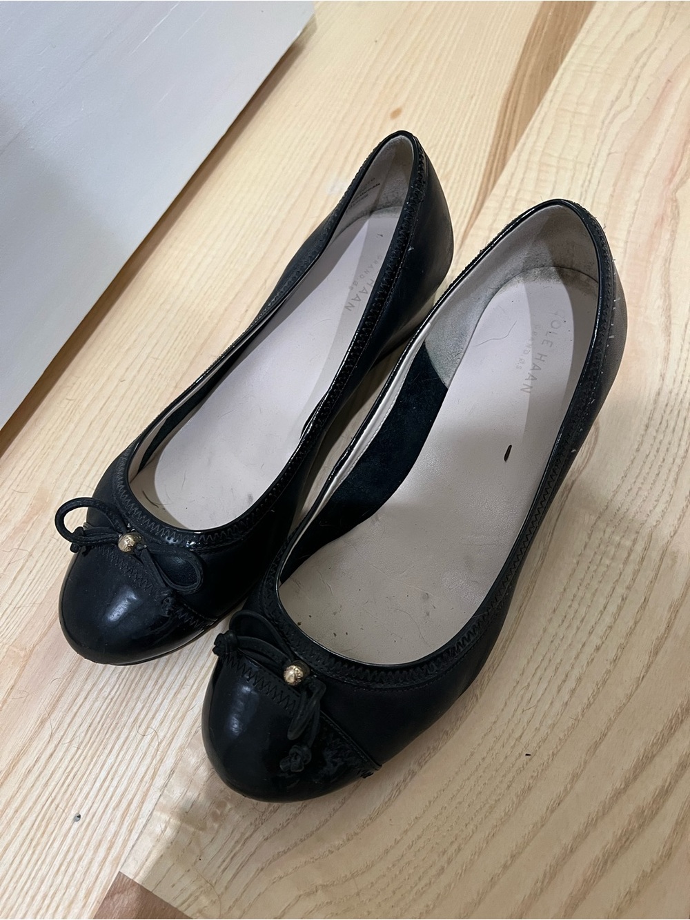 Cole Haan Black Leather Bow-Trim Ballet Flats size 8.5